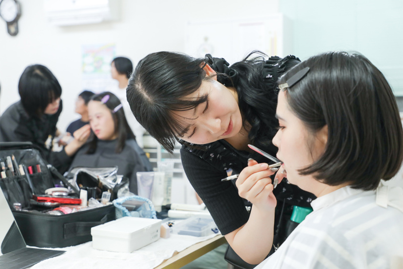 御影倶楽部
ヘアメイク体験